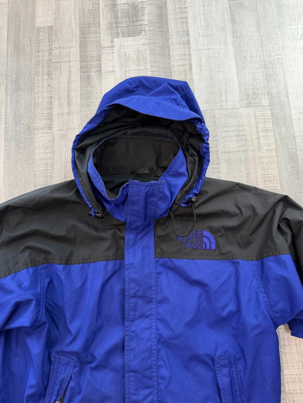 The North Face Hydrenaline Jacket Men’s Medium Blue Black Hooded Windbreaker